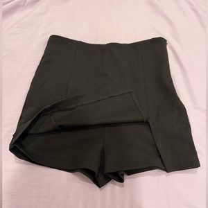 Black , new without tags, S , activewear side zipper skorts